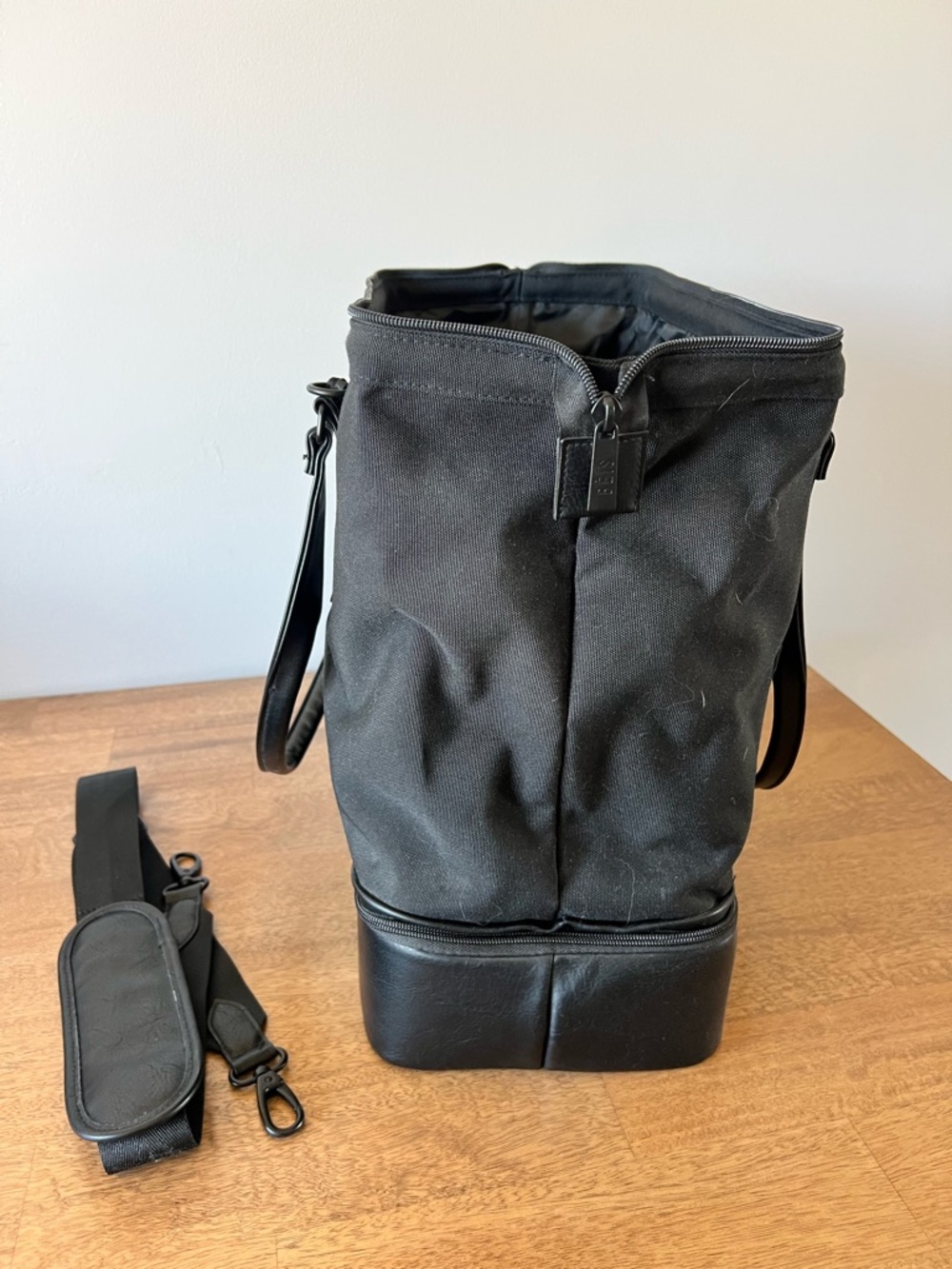 Beis Weekender Bag in Black - Picture 6 of 9